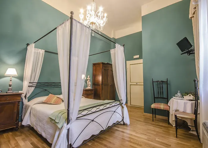La Boheme Nocleg ze śniadaniem 3*