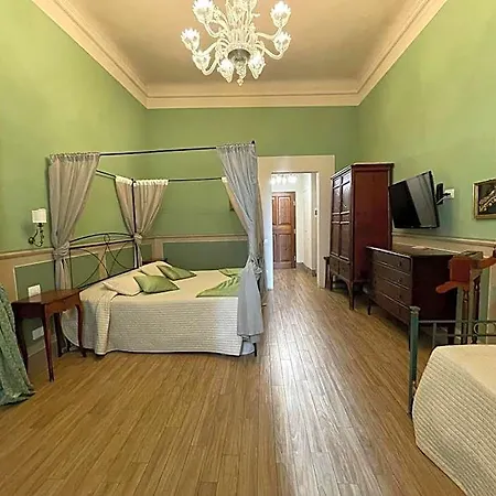 La Boheme 3* Лукка